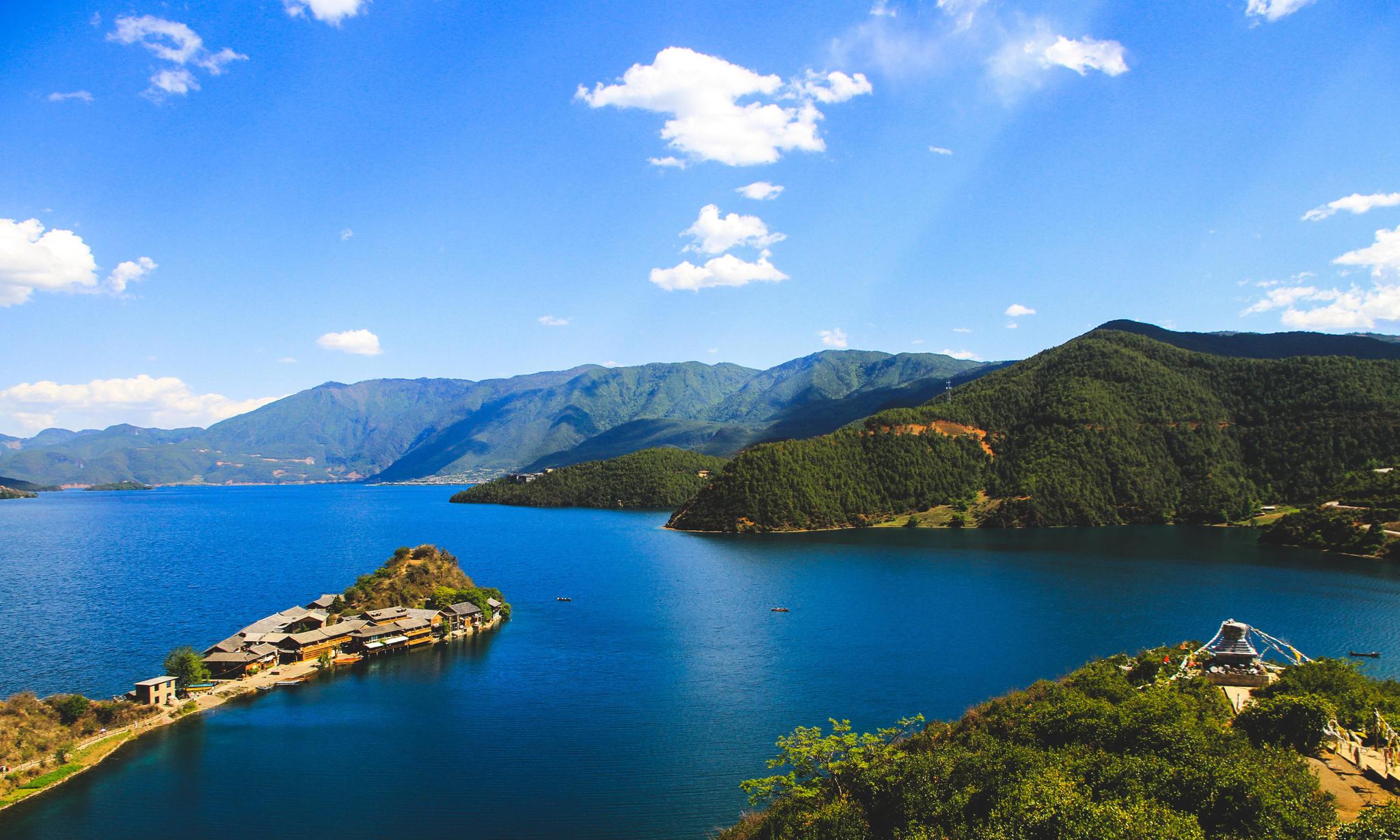 云南瀘沽湖旅游圖集 走進(jìn)神秘女兒國的山水畫卷